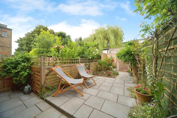 2 bedrooms house for sale in London, United Kingdom - Image 4