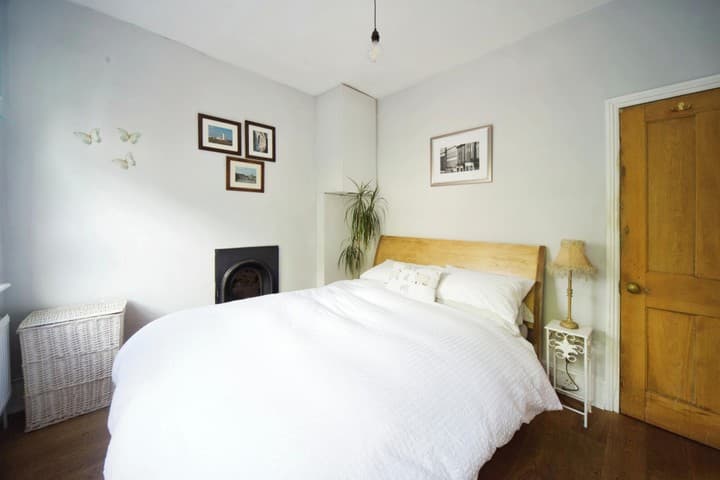 2 bedrooms house for sale in London, United Kingdom - Image 6