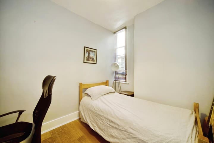 2 bedrooms house for sale in London, United Kingdom - Image 8