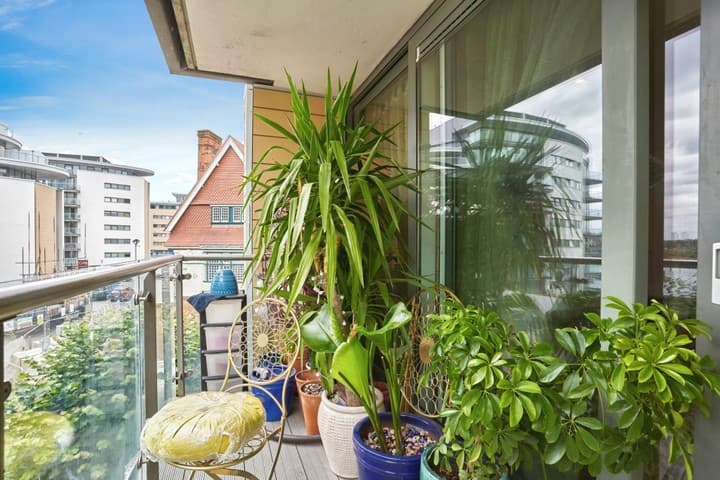 2 bedrooms apartment for sale in London, United Kingdom - Image 9