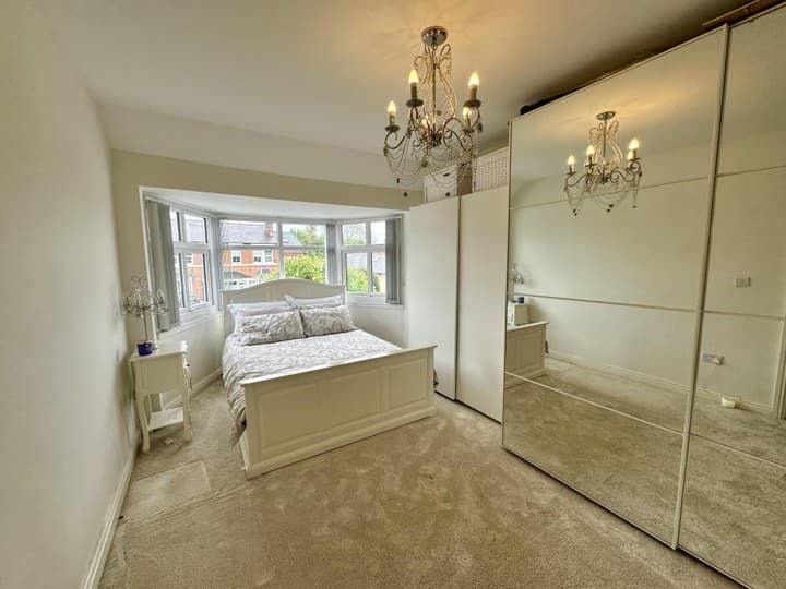 4 bedrooms house for sale in Solihull, United Kingdom - Image 10