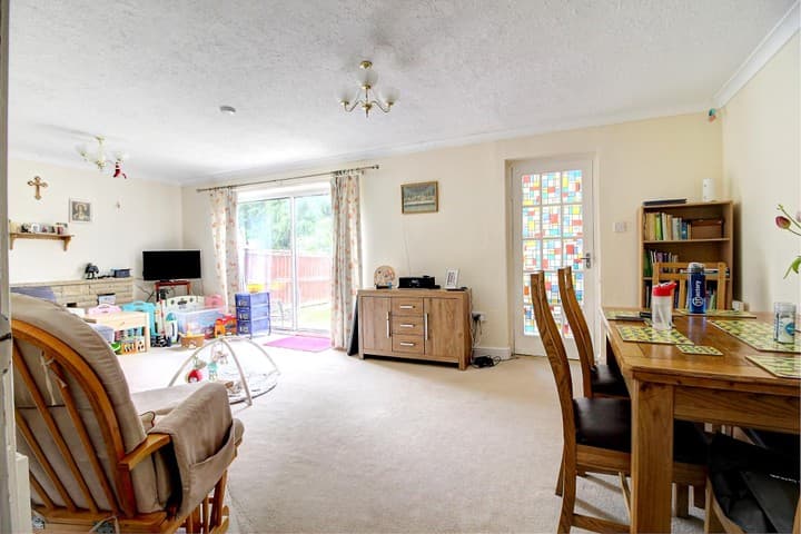 4 bedrooms house for sale in Basingstoke, United Kingdom - Image 4