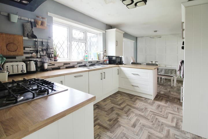 3 bedrooms house for sale in Wakefield, United Kingdom - Image 3