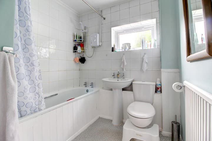 4 bedrooms house for sale in Basingstoke, United Kingdom - Image 16