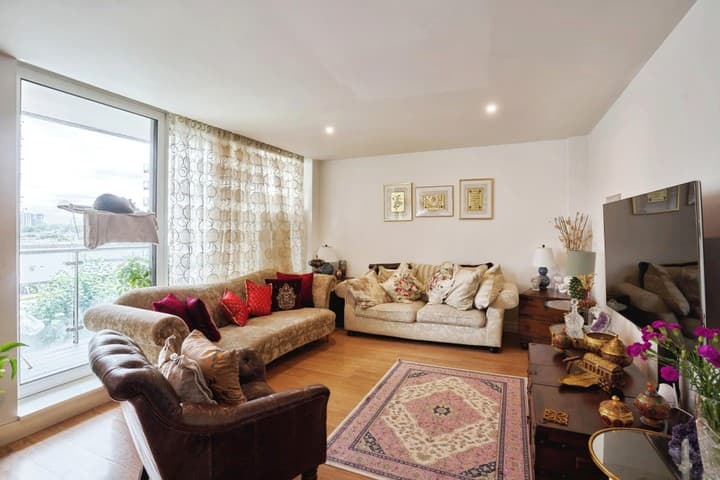 2 bedrooms apartment for sale in London, United Kingdom - Image 8