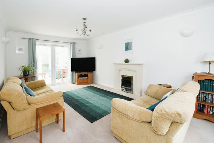 4 bedrooms house for sale in Eaglescliffe, United Kingdom - Image 2