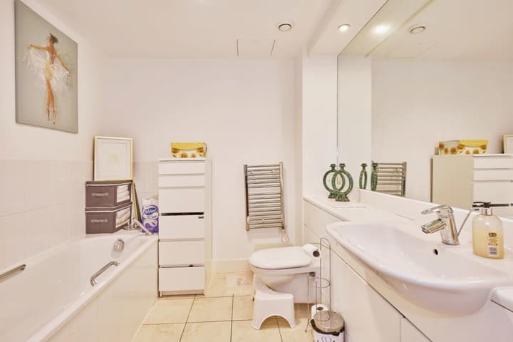 2 bedrooms apartment for sale in London, United Kingdom - Image 16