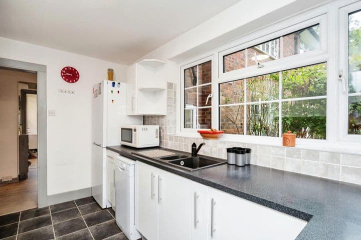 2 bedrooms apartment for sale in Tunbridge Wells, United Kingdom - Image 10