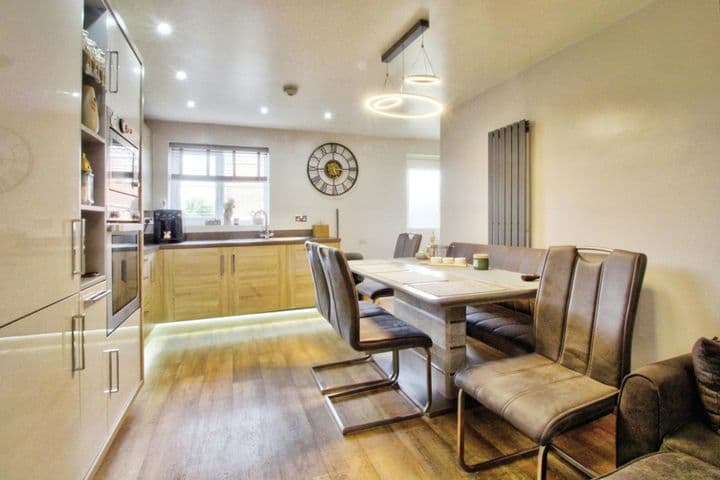 3 bedrooms house for sale in Rotherham, United Kingdom - Image 6