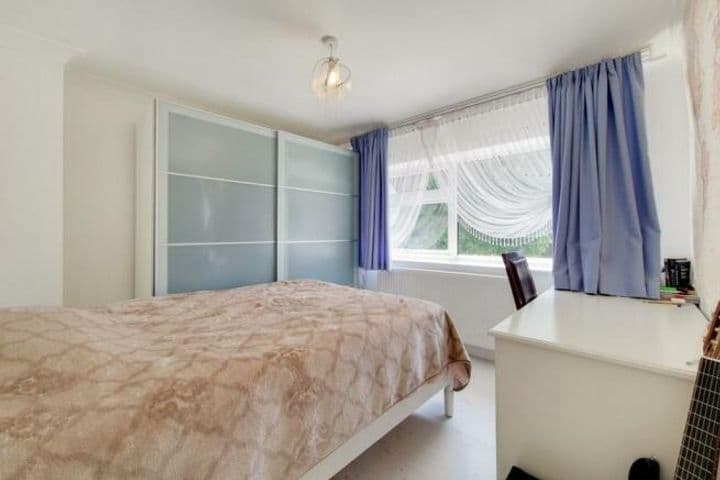 3 bedrooms house for sale in London, United Kingdom - Image 11