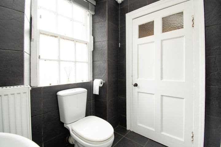 2 bedrooms apartment for sale in Montrose, United Kingdom - Image 11