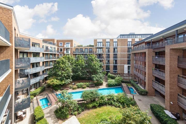 2 bedrooms apartment for sale in London, United Kingdom - Image 8