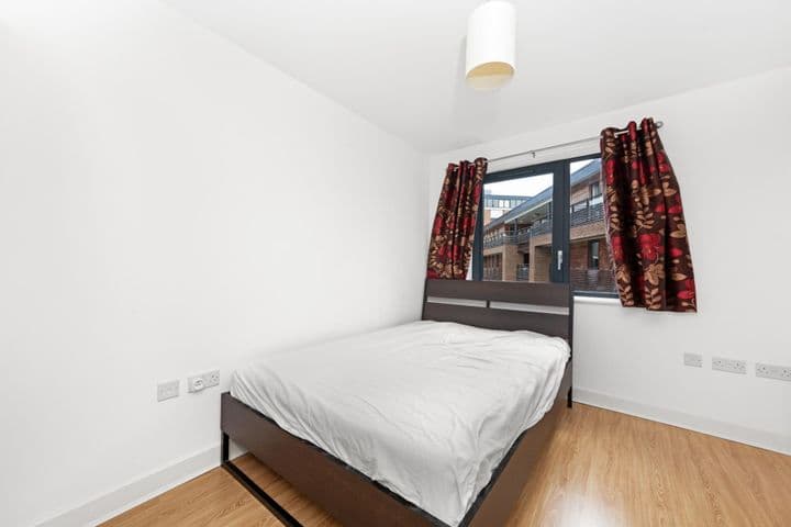 2 bedrooms apartment for sale in London, United Kingdom - Image 9