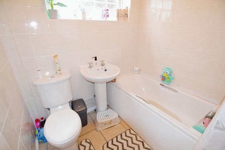 2 bedrooms apartment for sale in Nottingham, United Kingdom - Image 8