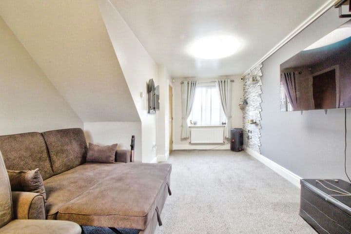 3 bedrooms house for sale in Rotherham, United Kingdom - Image 3