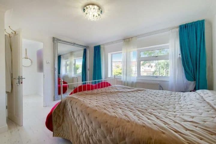 3 bedrooms house for sale in London, United Kingdom - Image 7