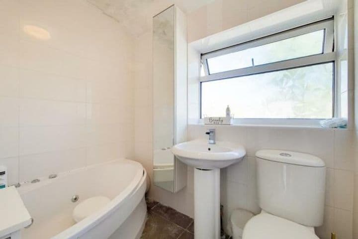 3 bedrooms house for sale in London, United Kingdom - Image 10