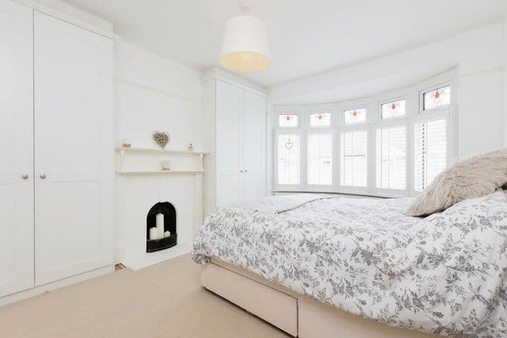 4 bedrooms house for sale in Gravesend, United Kingdom - Image 9