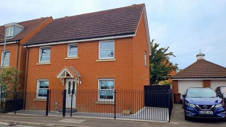 3 bedrooms house for sale in Grays, United Kingdom - Image 2