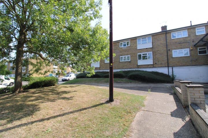 1 bedroom apartment for sale in Basildon, United Kingdom - Image 12