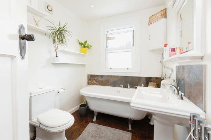 4 bedrooms house for sale in Gravesend, United Kingdom - Image 8