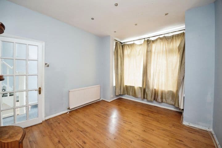 3 bedrooms house for sale in Barking, United Kingdom - Image 6