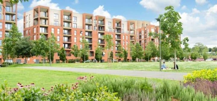 1 bedroom apartment for sale in London, United Kingdom - Image 10