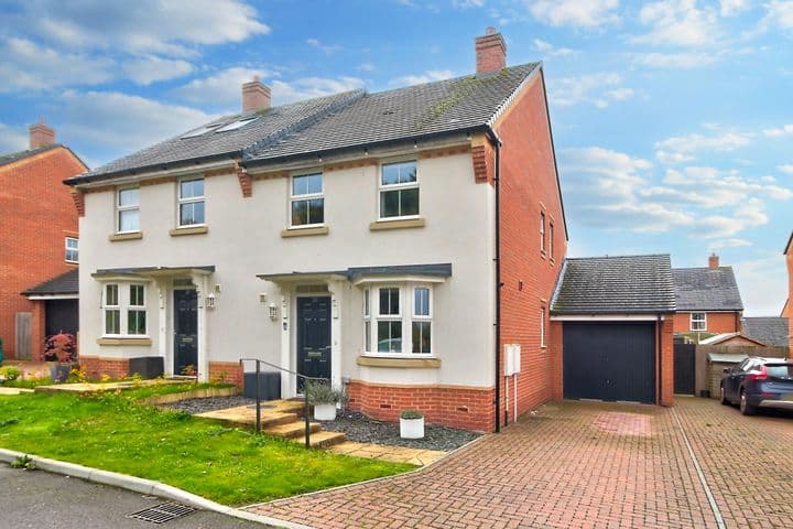 3 bedrooms house for sale in Whitchurch, United Kingdom - Image 2