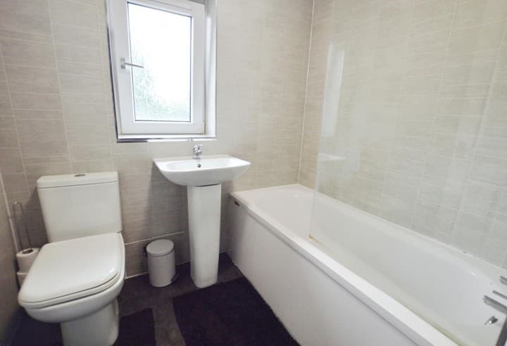 2 bedrooms house for sale in Glasgow, United Kingdom - Image 10