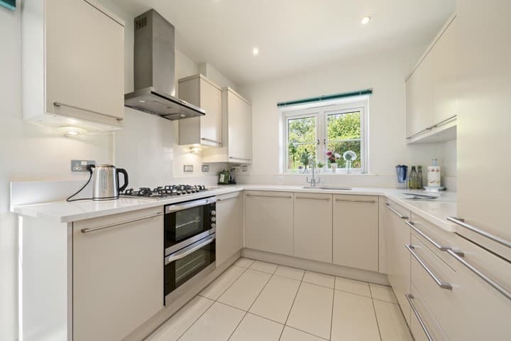 4 bedrooms house for sale in Maidenhead, United Kingdom - Image 4