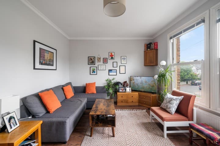 2 bedrooms apartment for sale in London, United Kingdom - Image 10