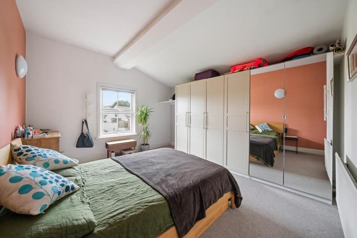 2 bedrooms apartment for sale in London, United Kingdom - Image 4