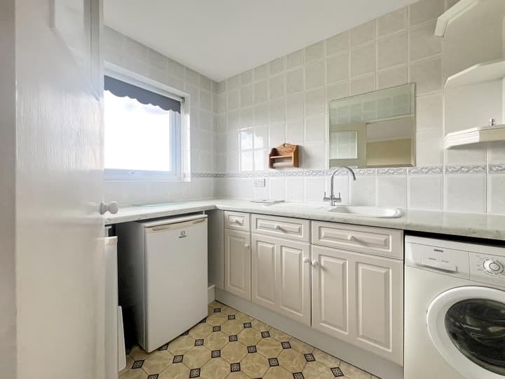 2 bedrooms apartment for sale in London, United Kingdom - Image 9