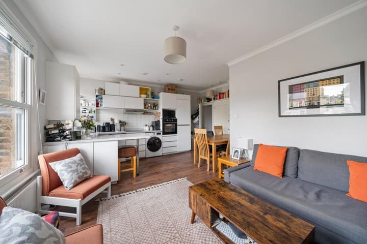 2 bedrooms apartment for sale in London, United Kingdom - Image 12