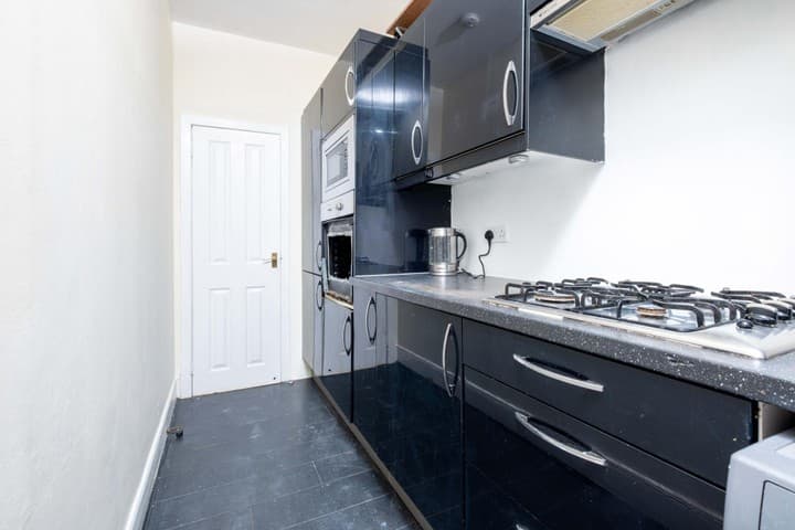 2 bedrooms apartment for sale in Dundee, United Kingdom - Image 5