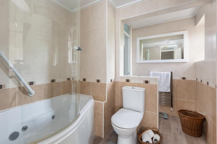 4 bedrooms house for sale in Ashton-Under-Lyne, United Kingdom - Image 20