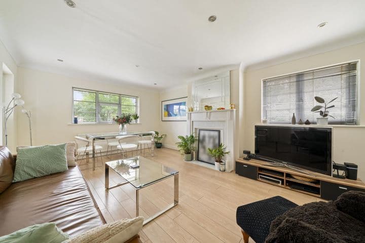 2 bedrooms house for sale in Maidenhead, United Kingdom - Image 3