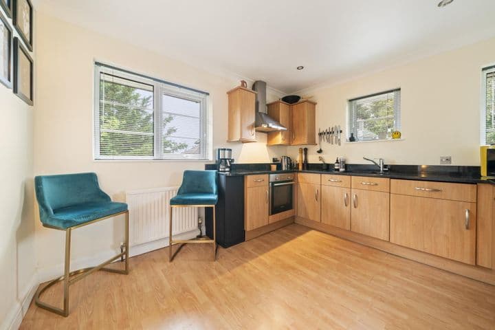 2 bedrooms house for sale in Maidenhead, United Kingdom - Image 7