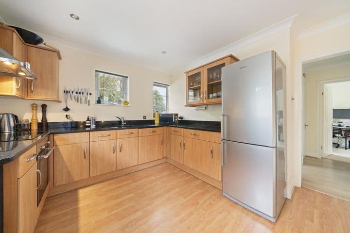 2 bedrooms house for sale in Maidenhead, United Kingdom - Image 9