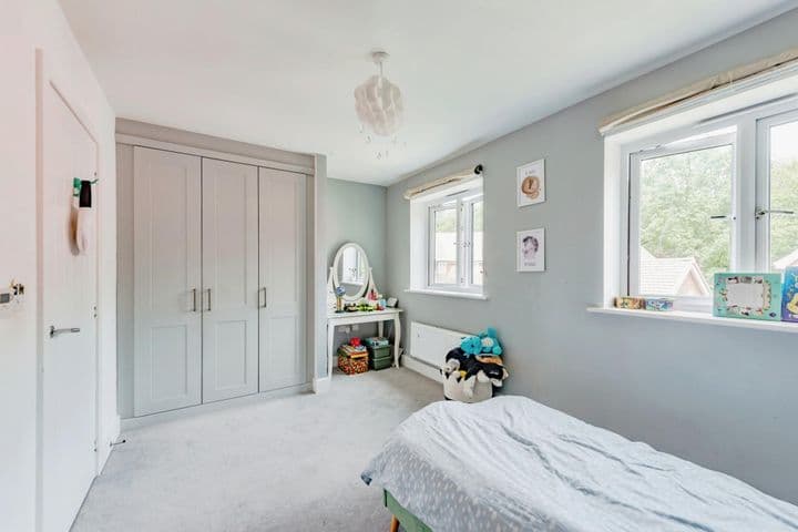 3 bedrooms house for sale in Crawley, United Kingdom - Image 11