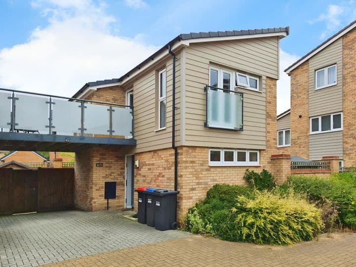 1 bedroom house for sale in Milton Keynes, United Kingdom - Image 2