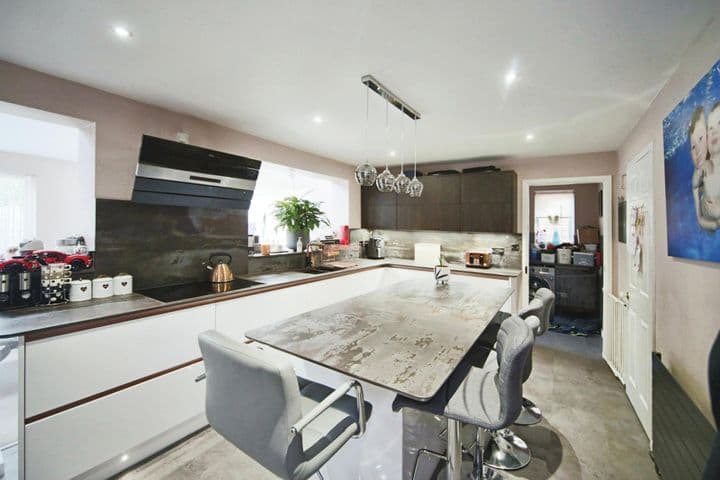 4 bedrooms house for sale in Crewe, United Kingdom - Image 8