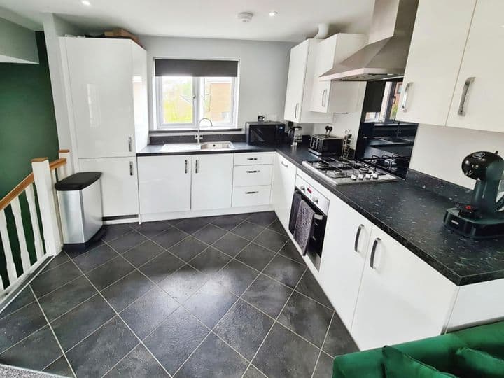 1 bedroom house for sale in Milton Keynes, United Kingdom - Image 3