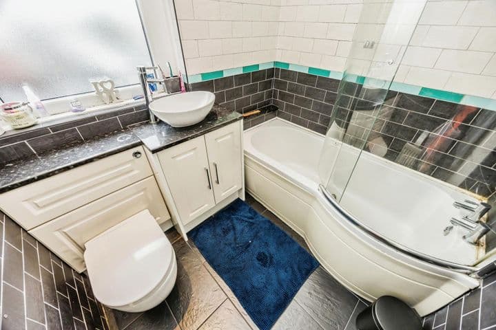 2 bedrooms house for sale in Huddersfield, United Kingdom - Image 9