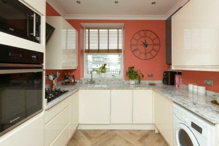 1 bedroom apartment for sale in Westgate-On-Sea, United Kingdom - Image 3