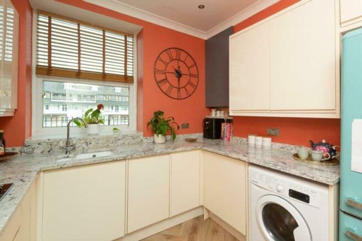 1 bedroom apartment for sale in Westgate-On-Sea, United Kingdom - Image 6