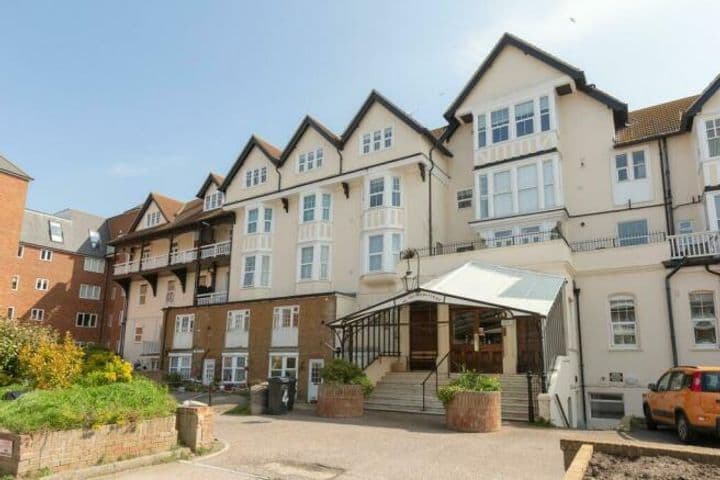 1 bedroom apartment for sale in Westgate-On-Sea, United Kingdom - Image 2