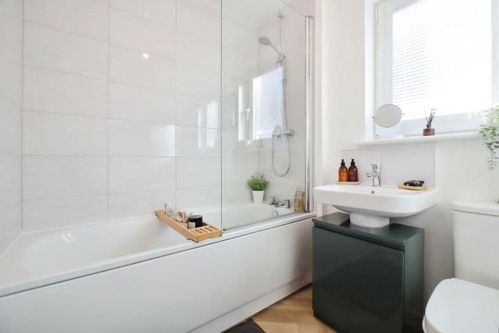 2 bedrooms house for sale in Glasgow, United Kingdom - Image 11