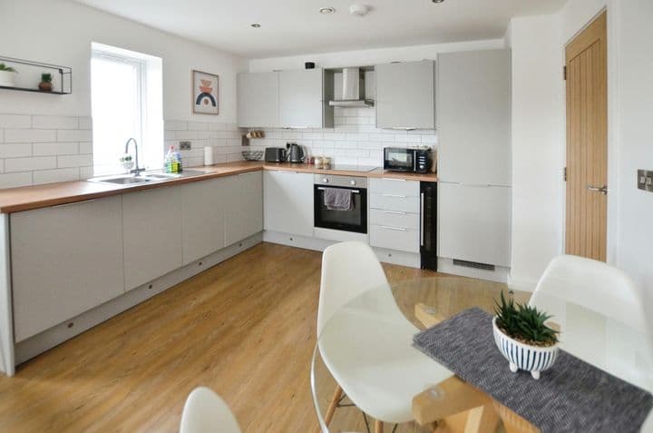 2 bedrooms apartment for sale in Sheffield, United Kingdom - Image 5