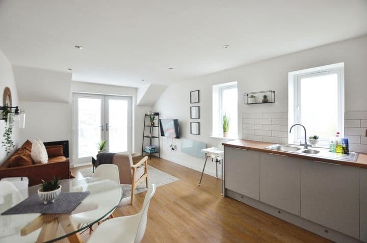 2 bedrooms apartment for sale in Sheffield, United Kingdom - Image 7